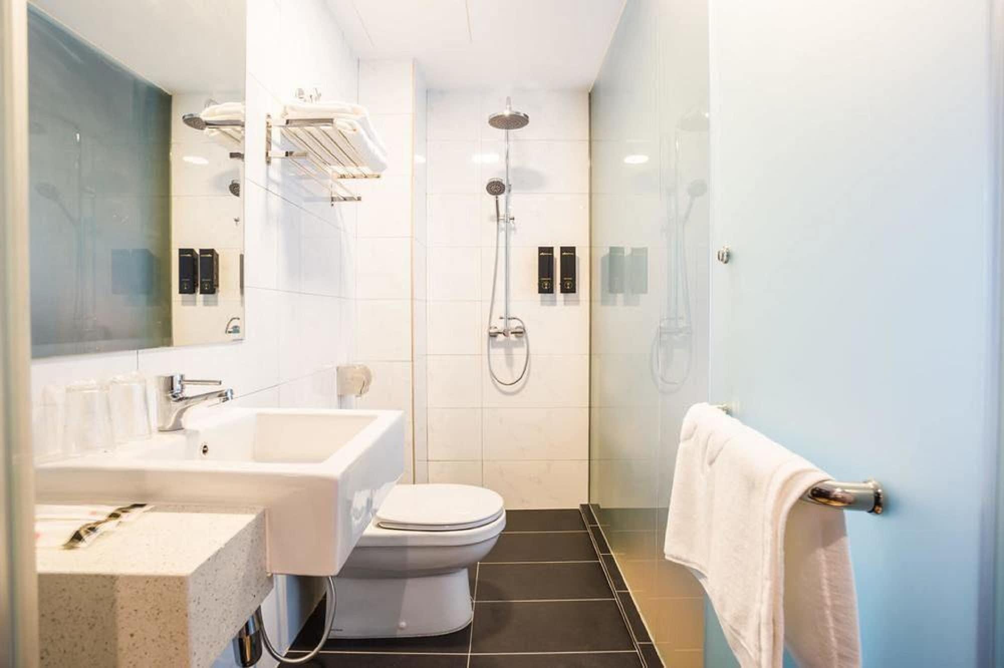 Manhattan Business Hotel Ttdi Kuala Lumpur Eksteriør bilde