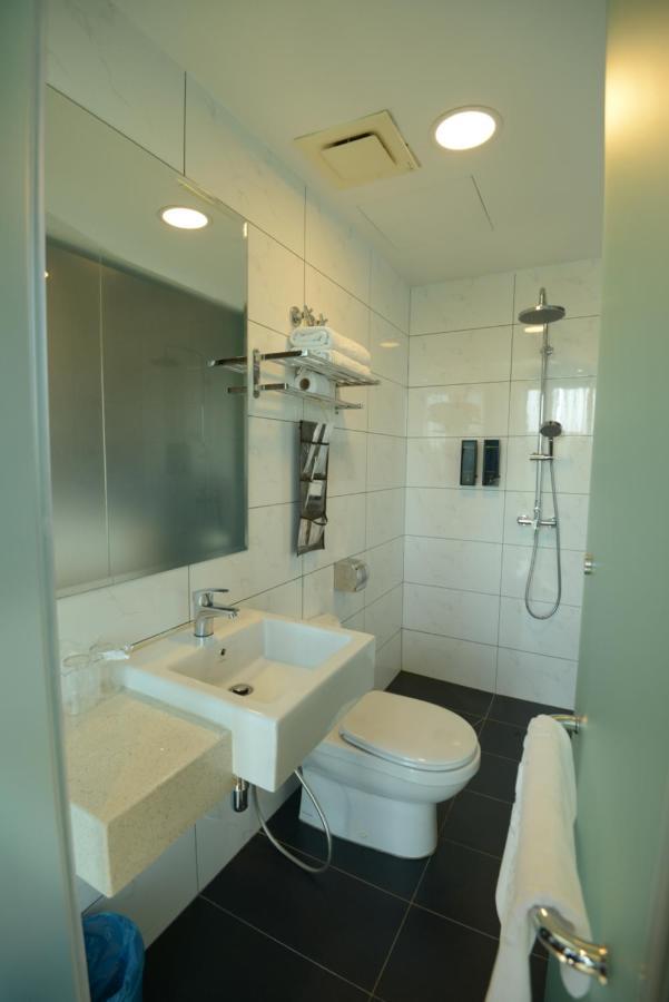 Manhattan Business Hotel Ttdi Kuala Lumpur Eksteriør bilde